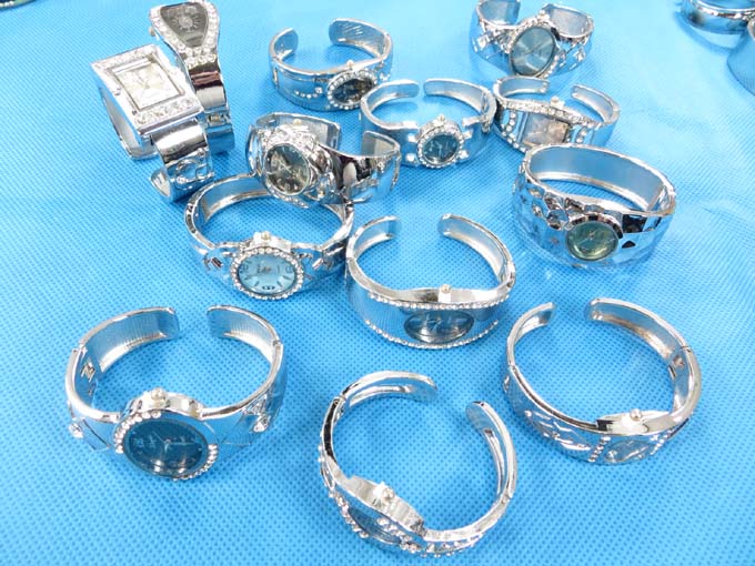 rhinestone-bangle-watch-8a