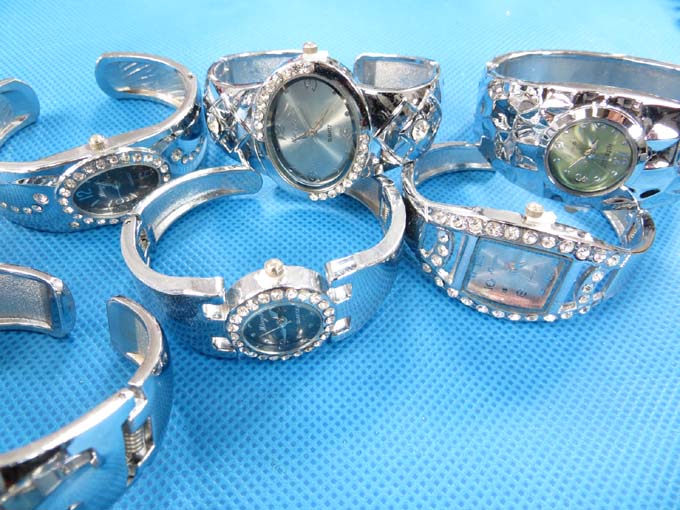 rhinestone-bangle-watch-8c