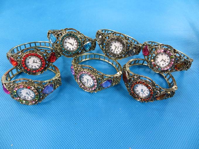 rhinestone-retro-bangle-watches-2a