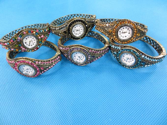 rhinestone-retro-bangle-watches-3b