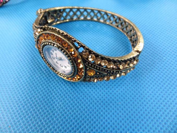 rhinestone-retro-bangle-watches-3e