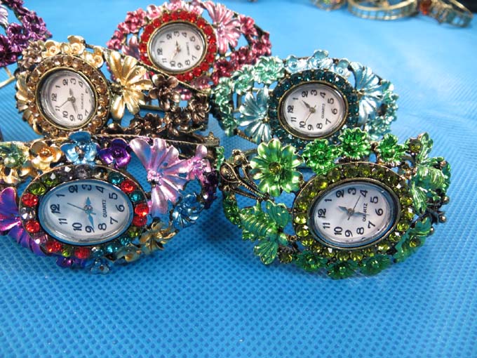 rhinestone-retro-bangle-watches-5d