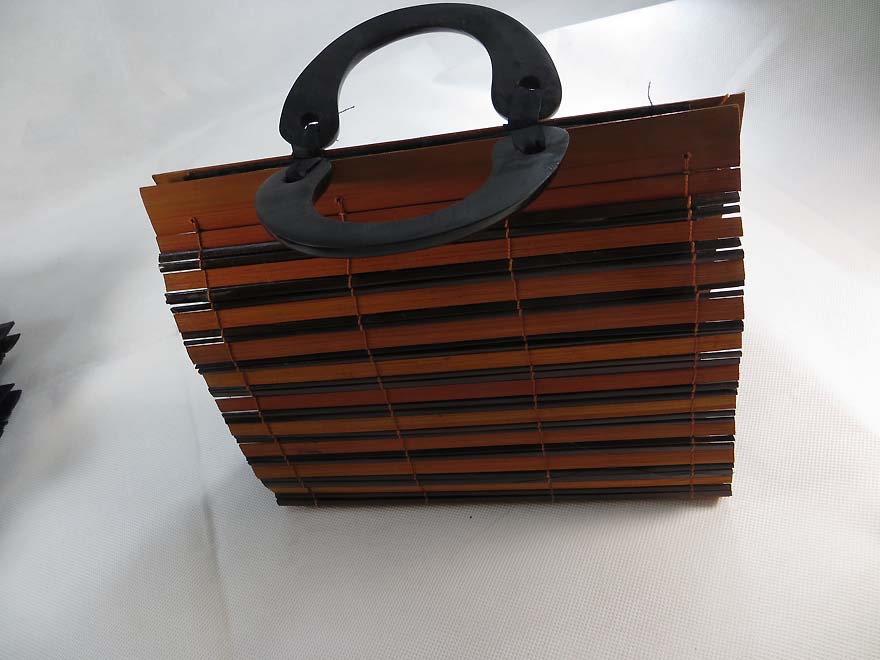 bamboo-stick-handbag-1e