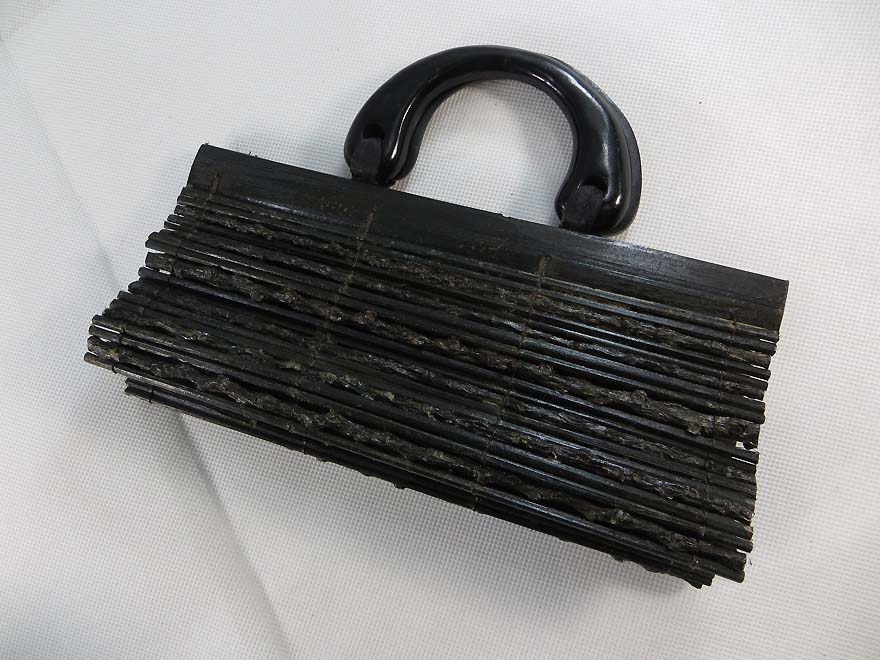 bamboo-stick-handbag-2a