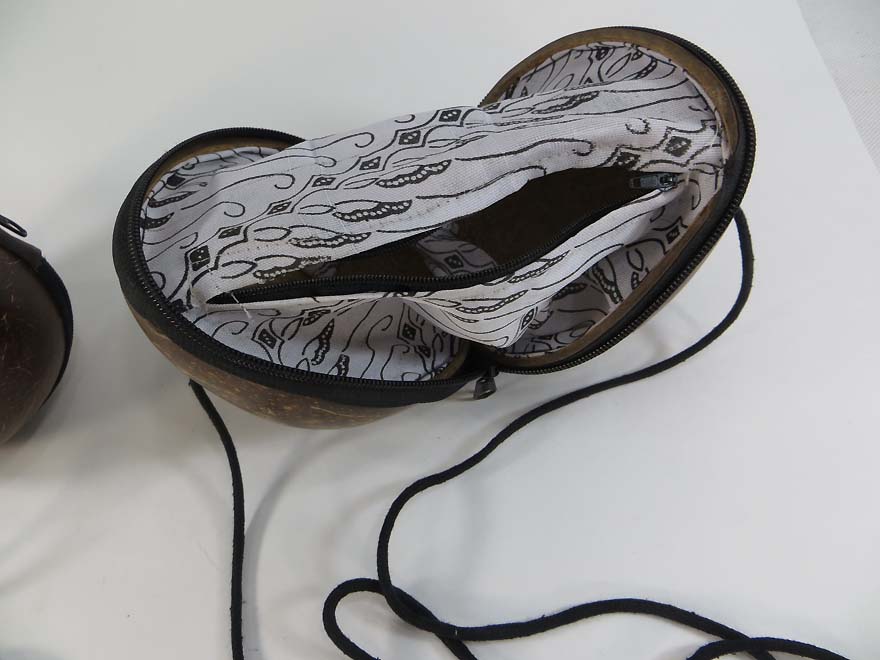 coconut-zippered-shoulder-bag-1b