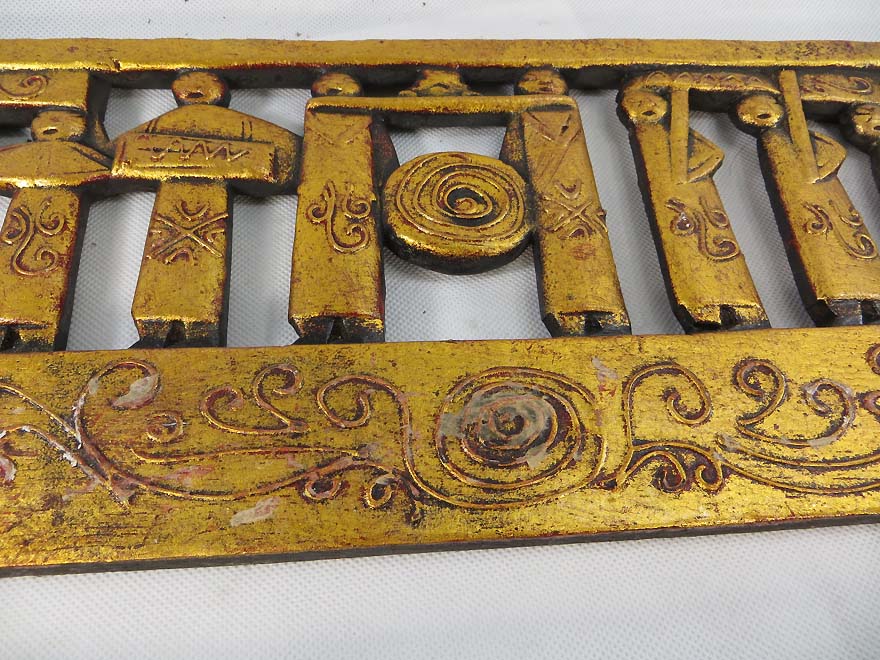 gold-tone-wall-plaque-1b