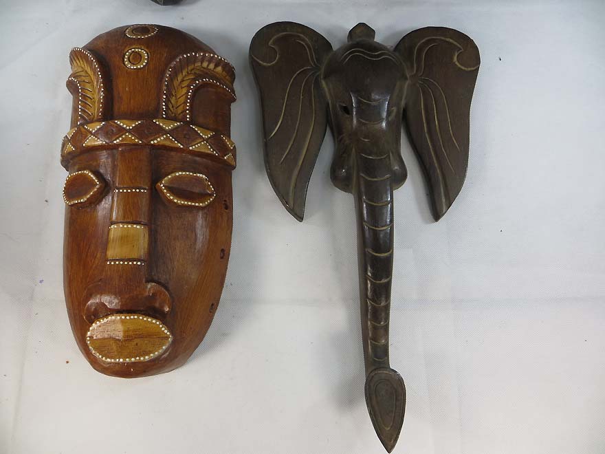 large-mask-wall-decor-1d