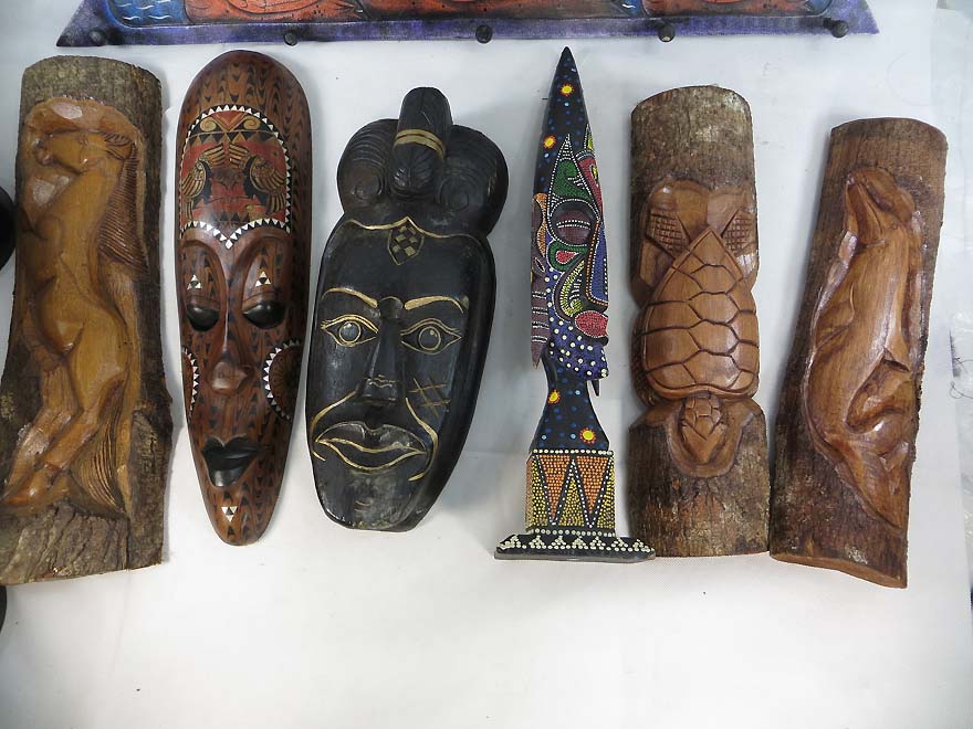 large-mask-wall-decor-1k