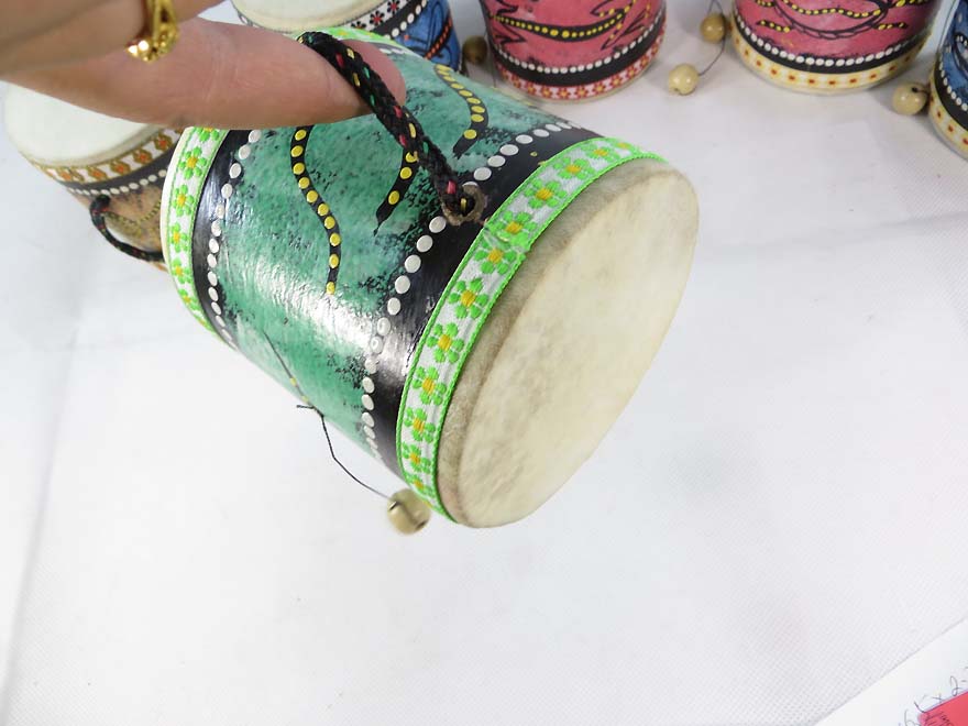 two-sided-handheld-drum-3b