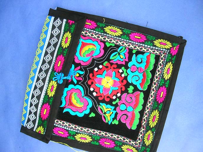 embroidery-shoulder-bag-1b