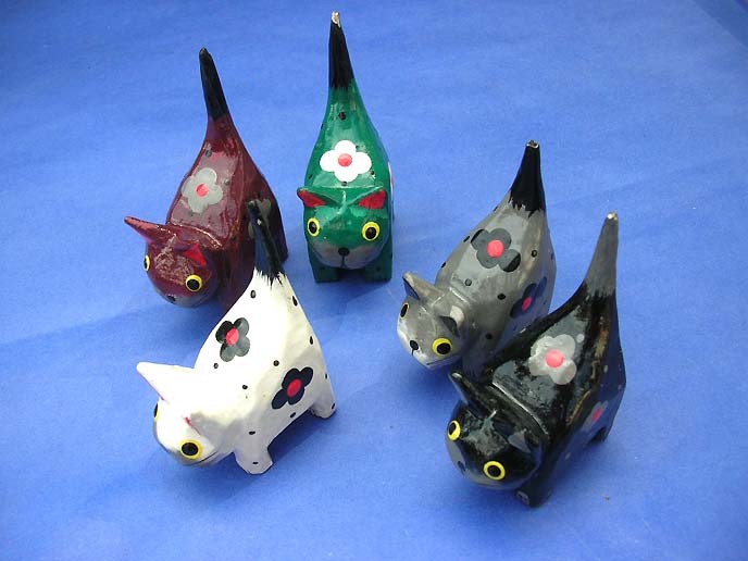 mini-shorttail-cat1-dark