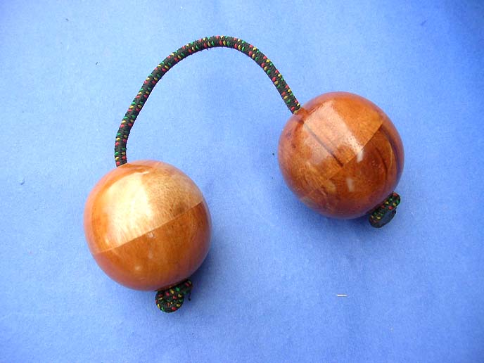 wooden-two-balls-shaker1