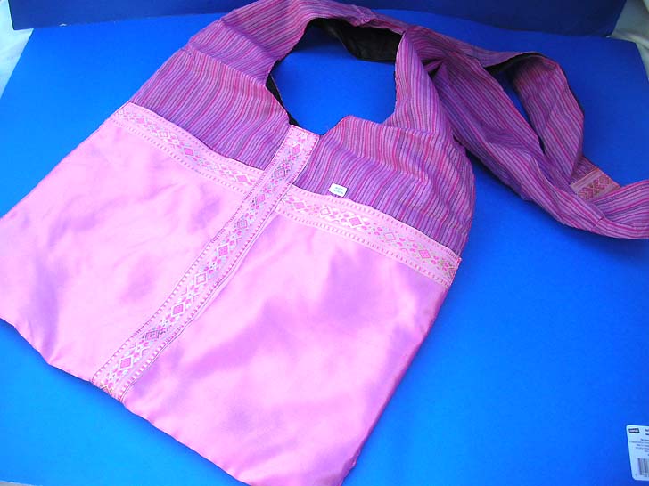 embroidery-batik-shoulder-handbag2b