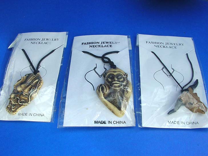 gothic-resin-necklace