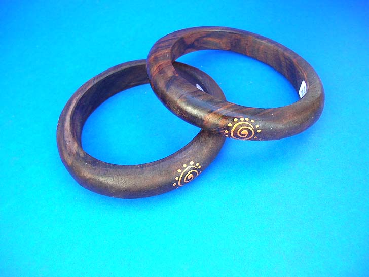 indonesia-wooden-bangles-02