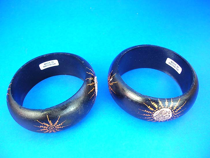 indonesia-wooden-bangles-03