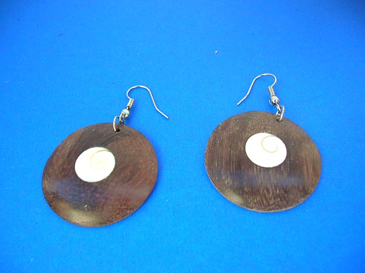 wooden-peg-earrings-b01