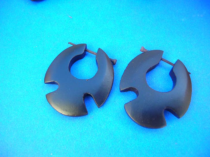 wooden-peg-earrings-b08