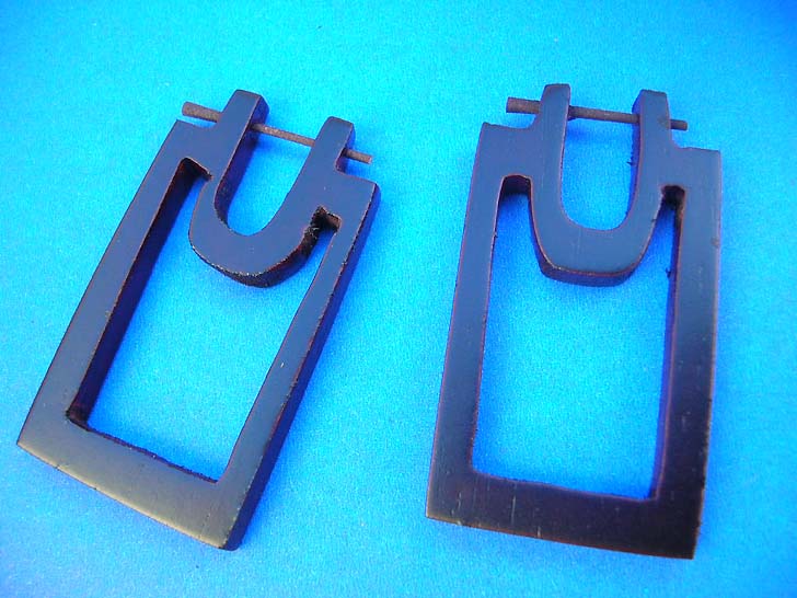 wooden-peg-earrings-b10