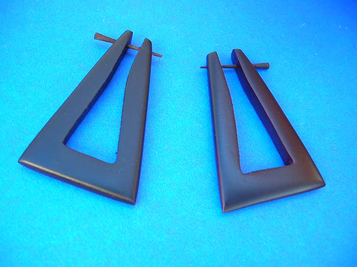 wooden-peg-earrings-b18