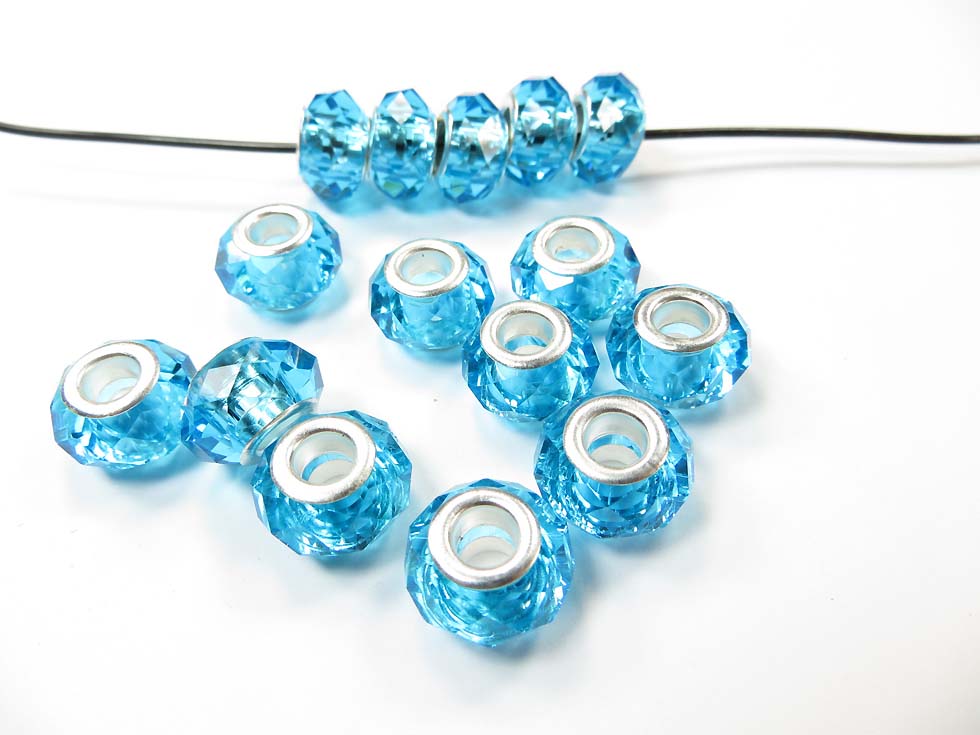 Faceted-acrylic-rhinestone-bead-03a