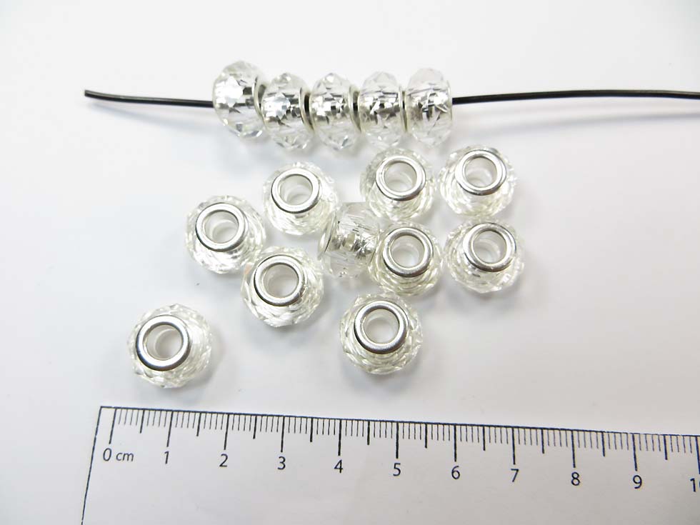 Faceted-acrylic-rhinestone-bead-04b