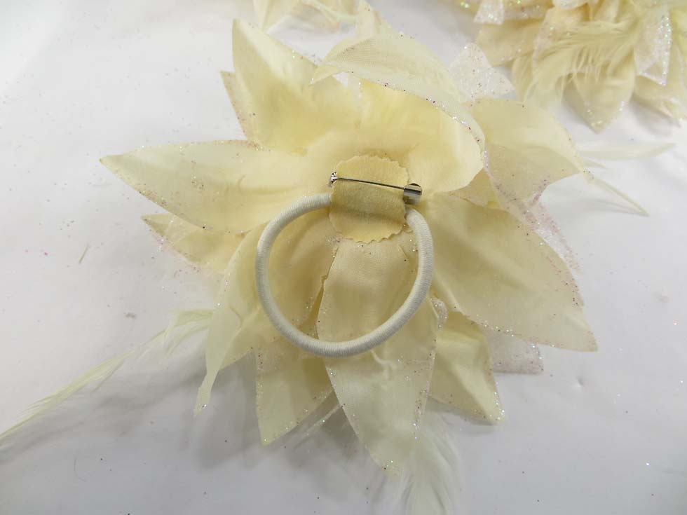 feather-glitter-flower-corsage-brooch-pin-ponytail-holder-01b