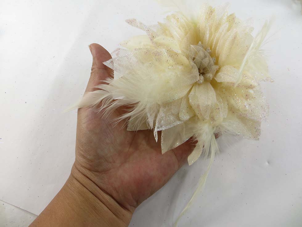 feather-glitter-flower-corsage-brooch-pin-ponytail-holder-01c