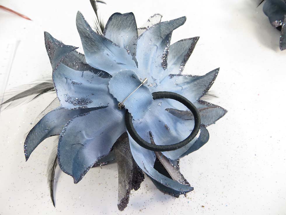 feather-glitter-flower-corsage-brooch-pin-ponytail-holder-05b