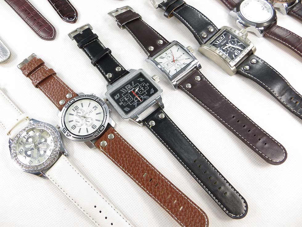 large-face-leather-band-watch-2c