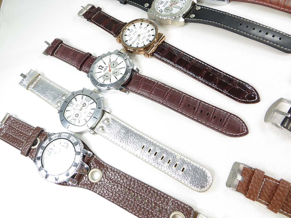 large-face-leather-band-watch-2d