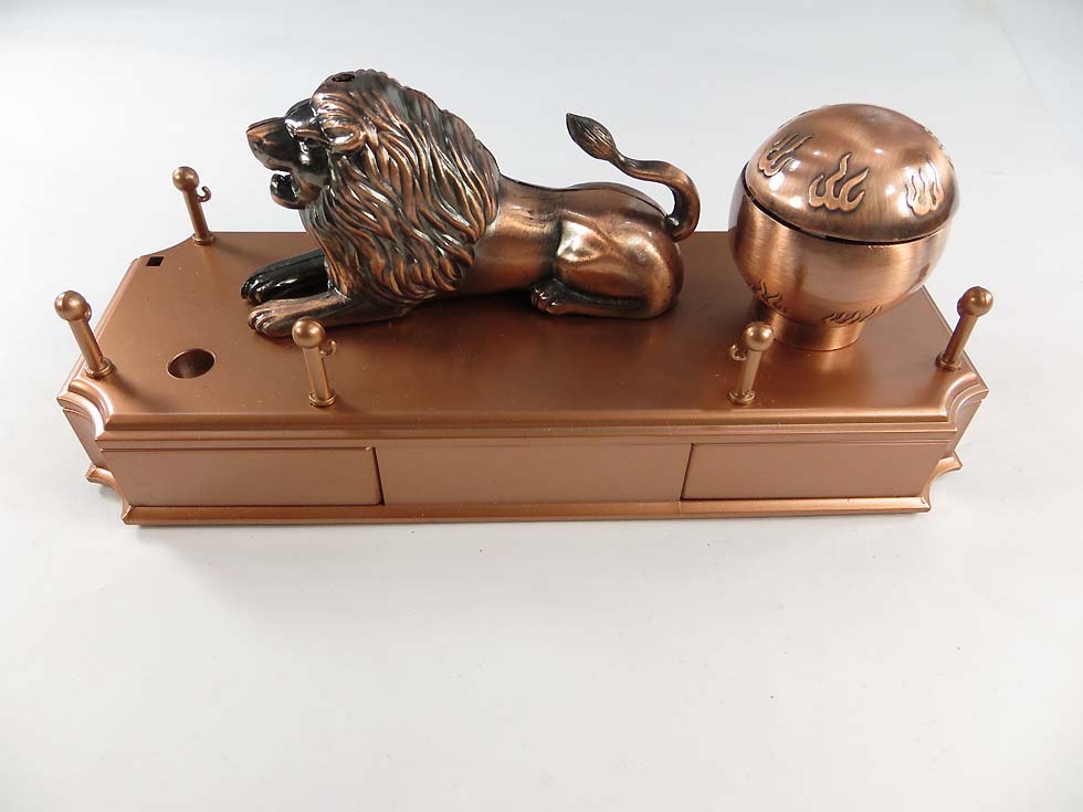 lion-lighter-1a