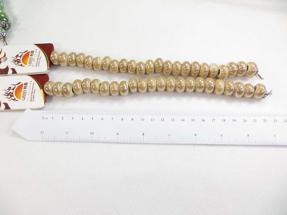 porcelain-ceramic-bead-on-strand-09a