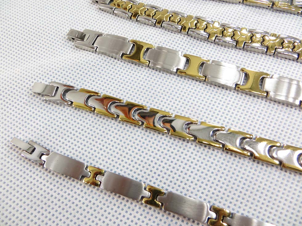 stainless-steel-bracelet-gold-tone-1b