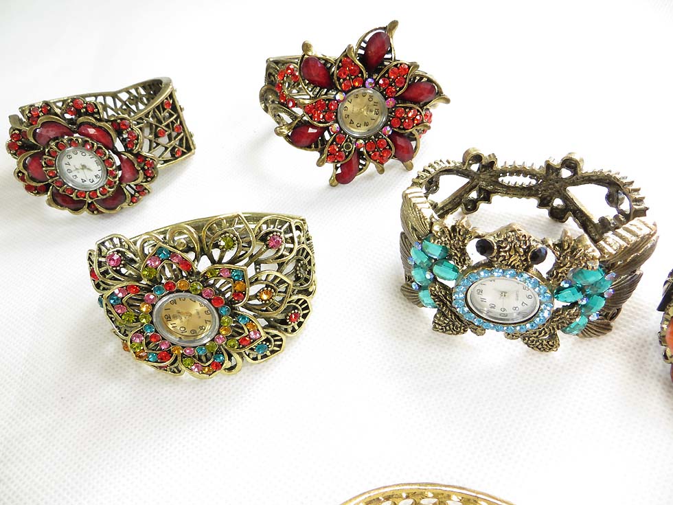 vintage-retro-watch-crystal-faux-gemstone-bangle-2b