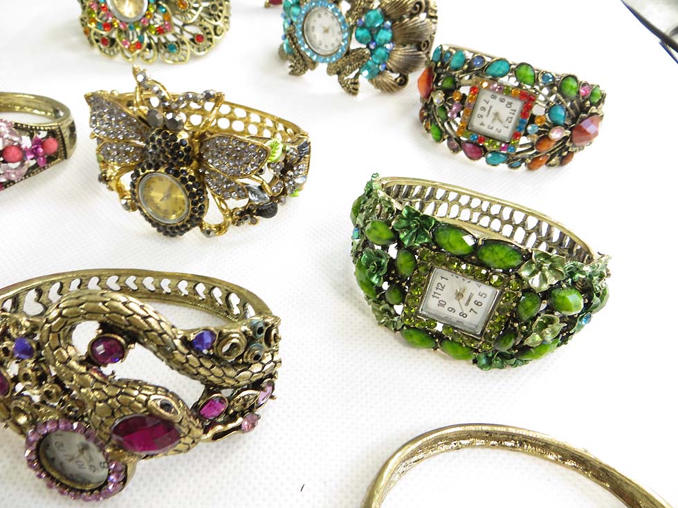 vintage-retro-watch-crystal-faux-gemstone-bangle-2c