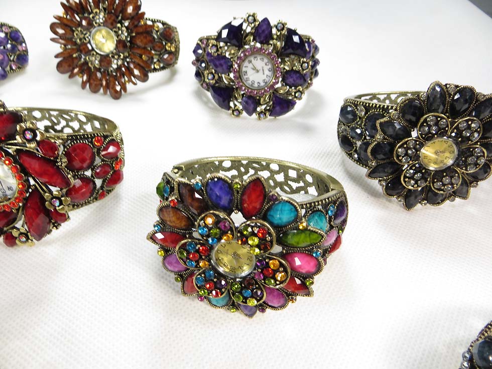 vintage-retro-watch-crystal-faux-gemstone-bangle-3c
