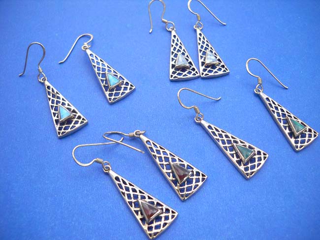 Triangle web fish hook bronze gemstone earring Earring Stone: Black or red onyx, blue or green turquoise, seashell, Thailand bronze jewelry importers