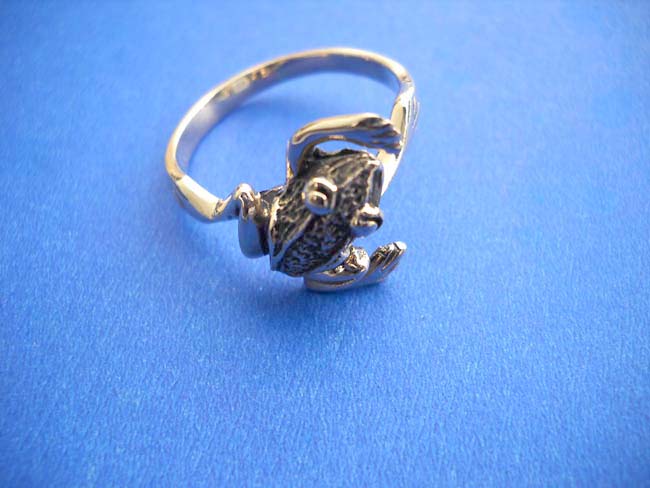 Animal frog bronze ring