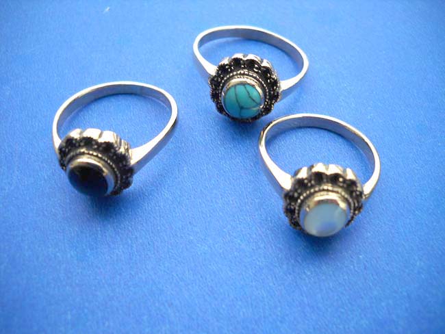 Flower bronze ring with round gemstone inlaid Ring Stone: Black or red onyx, blue or green turquoise, seashell