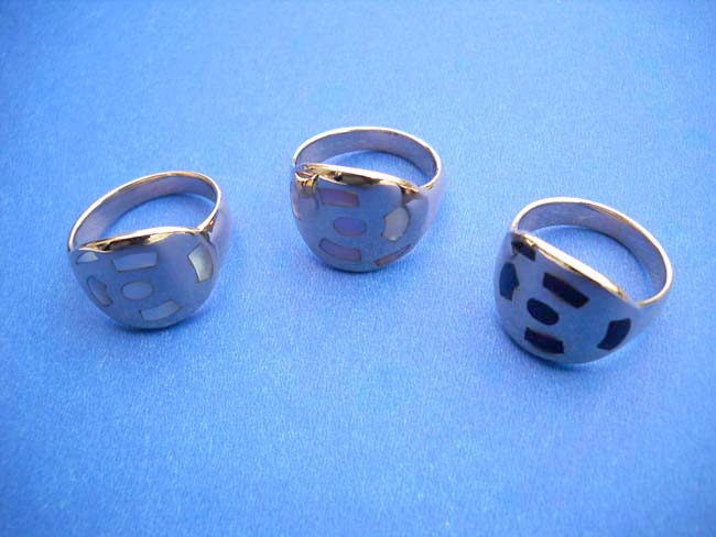Wide flat shape dotted gemstone decor Ring Stone: Black or red onyx, blue or green turquoise, seashell