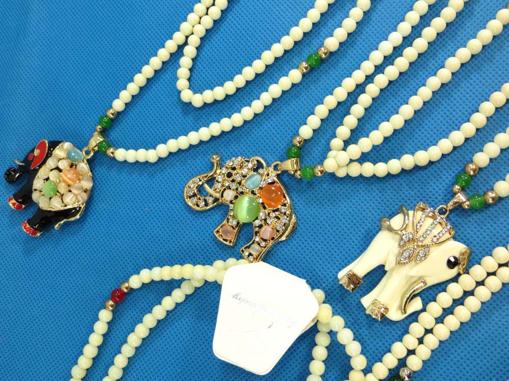 elephant-necklace-58j