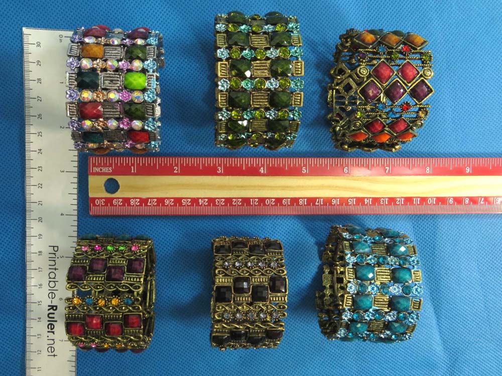 vintage-bangle-74j