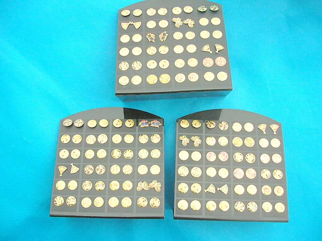enamel-studs-earrings-2a