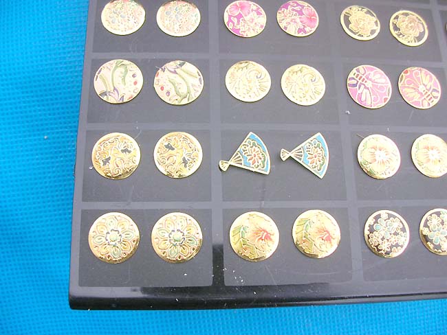 enamel-studs-earrings-2j