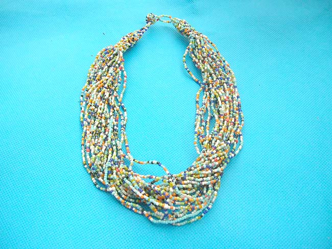 seed-beads-necklace-1