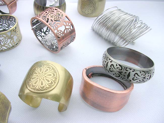 wide-bangle-cuffs-mix-1d