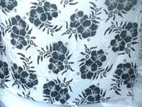 black and whtie Hawaiian long sarong with medium hibiscus flowers 