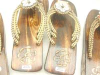 wooden-sandal-24c-bead-flower