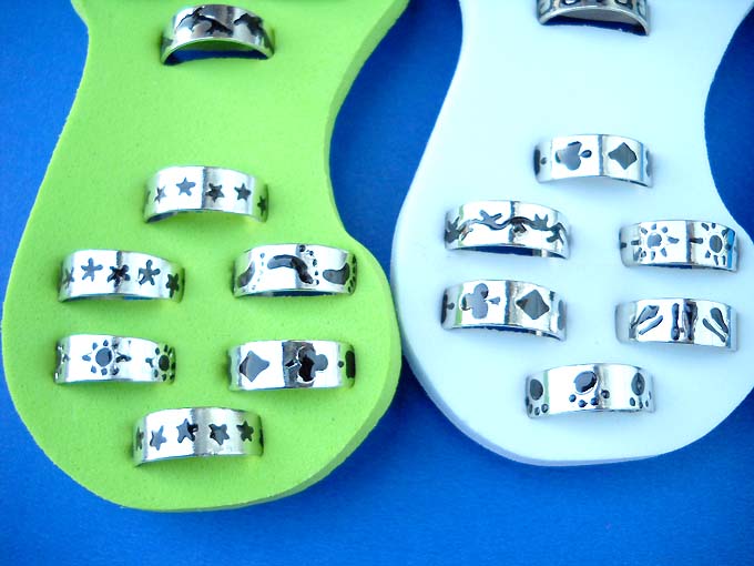 Assortment of black etch-in pattern adjustable silver plated toe ring. Comes with cutie foot foam display, b2b  arketplace trade